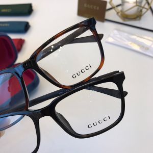 Gucci Sunglasses gg8104