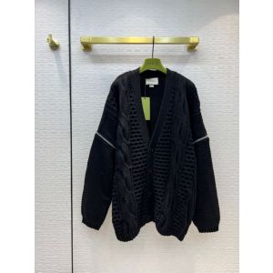 Gucci Wool Cardigan Unisex - Cable knit cardigan with detachable sleeves Style ‎681624 XKB22 1000 ggyg386411251