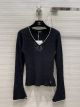 Chanel Knitted V-Neck Top - Wool & Imitation Pearls Black & White Ref.  P73474 K10532 94305 ccxx5787102222