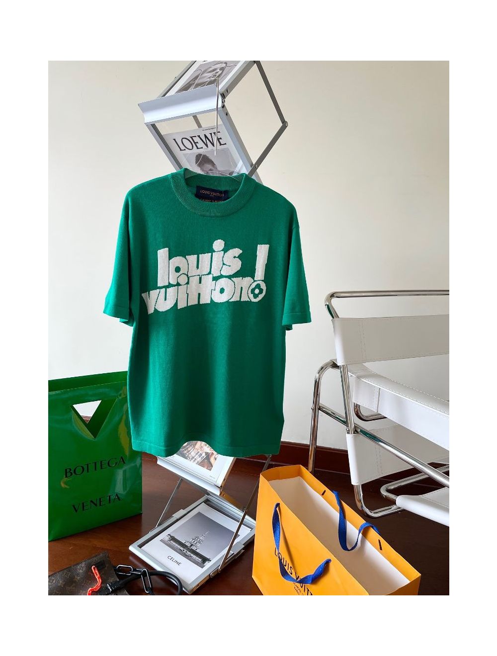 Buy Replica Louis Vuitton Everyday LV Crewneck T-Shirt In Green - Buy  Designer Bags, Sunglasses, Shoes, Clothing, Headphone & Earphone, Watch -  KKMall